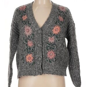 Heartloom Embroidered V Neck Gray Pink Cardigan Large Cottagecore Cozy Snow Day